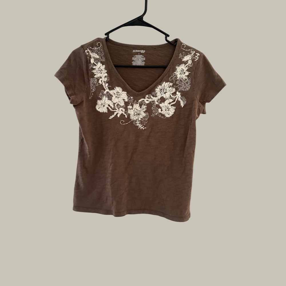 St Johns Bay Womens Brown Floral Embroidered V-Neck Cotton Slub T-Shirt Small